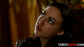 Ögey ata fucks öz падчерицу müəllim kimi bir əzab распутную школьницу