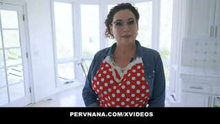 Avinjo Amanda Ryder Sekreta Profesio Montras Ŝia Stepgrandson Unua Mano