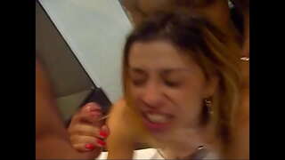 Moglie dà un pro-business, e tuo marito sta guardando