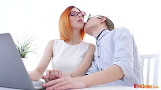 18videoz - Anal–sex åpner nye horisonter for denne ivrige etter teeny