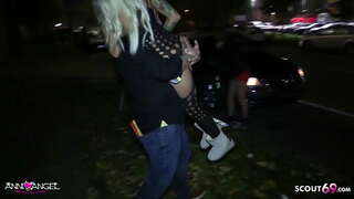 Kåt slank bombe Anni Engel Bareback i bil fra Brukeren knullet