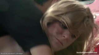 Малламуй санобар Диноре ба Пакс навещает mad механикаи Томми Пистоля, ки бо он ӯ познакомилась дар психотерапевта, вале ӯ пересиливает вай ва трахает бузург узви саросари худ мағоза