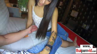 Izdilis amatieru āzijas mauku, ko izmanto no aizmugures ar BWC