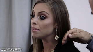 Real Estate Agent Γαμάει Πελάτη - Wicked